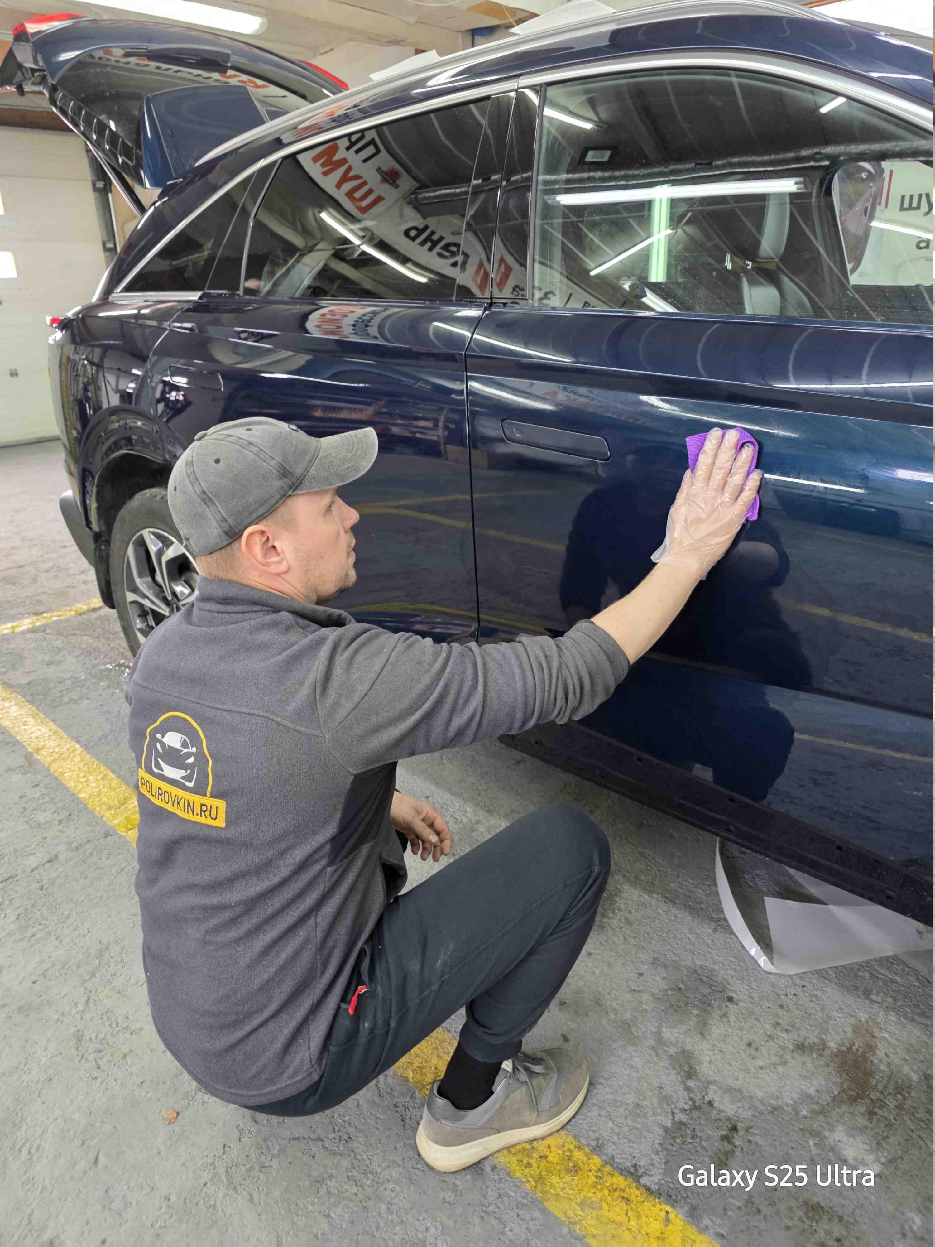 Подготовка кузова к оклейке: Обезжиривание и очистка поверхности